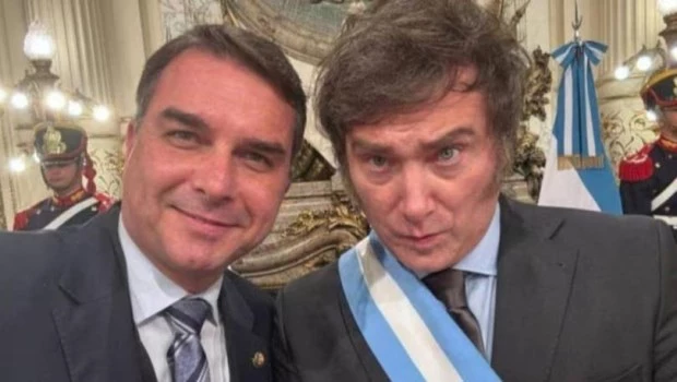 Diputados del PT brasileño piden abrir investigación contra Mieli por su visita a Flavio Bolsonaro