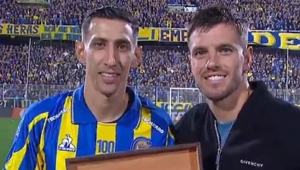 Rosario Central homenajeó a Giovani Lo Celso tras el Mundial y recibió el cariño de los hinchas
