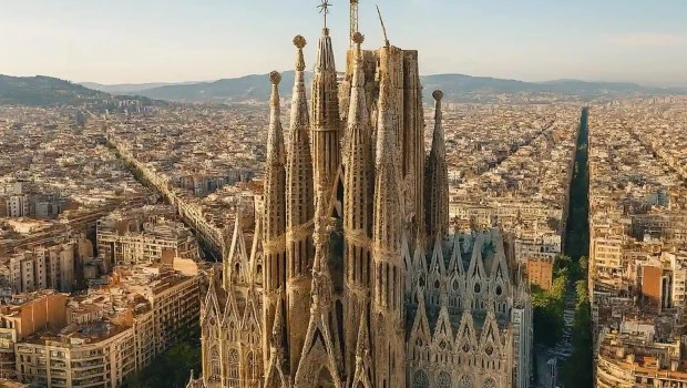 Cada fachada, cada torre y cada detalle de la Basílica de la Sagrada Familia tienen un significado religioso.
