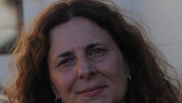 ‘Oficio mudo’ es el primer libro de poemas de la escritora cordobesa Beatriz Vottero.