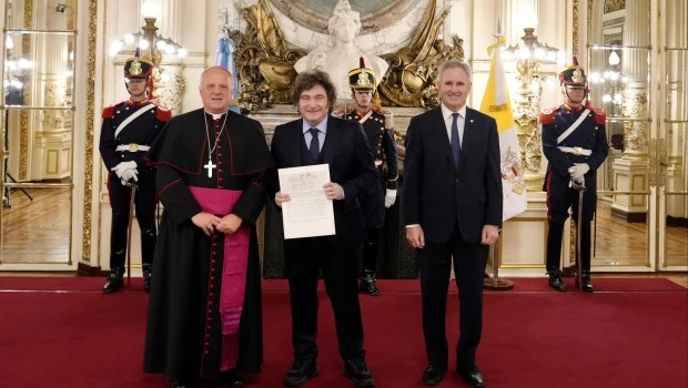Avanza la visita de León XIV a la Argentina: Milei recibió las cartas credenciales del nuncio