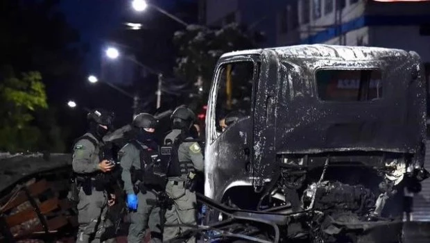 Preocupación en Colombia: explotó un coche bomba a días de la asunción de Abelardo de la Espriella como presidente