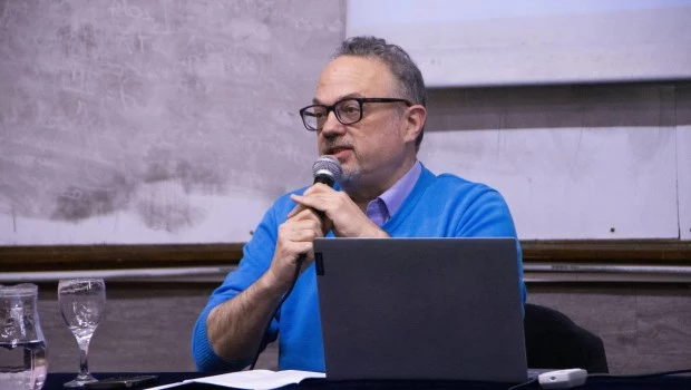 Kulfas: “La explotación petrolera en Malvinas puede complicar el reclamo de soberanía”