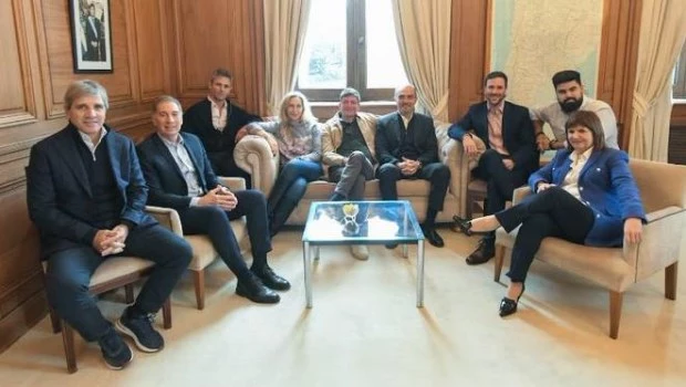 La mesa política del Gobierno se reunió en Casa Rosada para definir cambios en la ley de Propiedad Privada