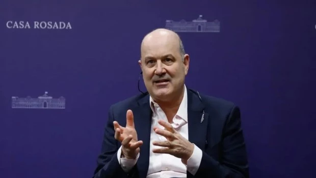 Sturzenegger defendió el proyecto y lamentó el retiro del capítulo de extranjerización de tierras