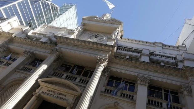 El Banco Central de la República Argentina debería gestionarse con el mismo criterio de independencia que lo hacen sus pares sudamericanos. Su rol es clave para bajar la inflación.
