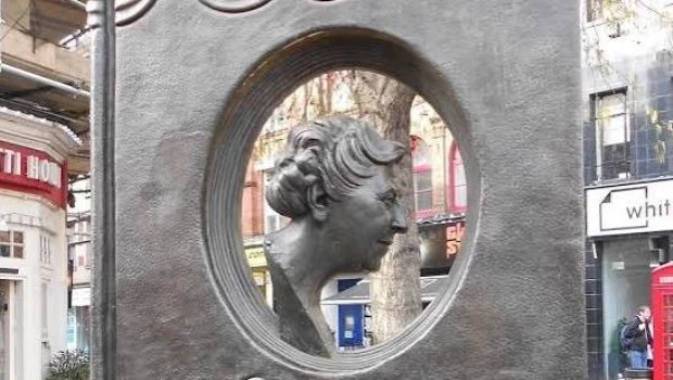 La exposición integra las actividades que conmemoran los 50 años de la muerte de la escritora.