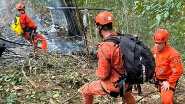 Cuatro muertos tras la caída de un helicóptero en Río de Janeiro