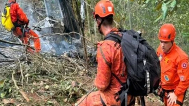 Un viaje para celebrar los 15 años de una adolescente terminó con cuatro muertos al caer un helicóptero