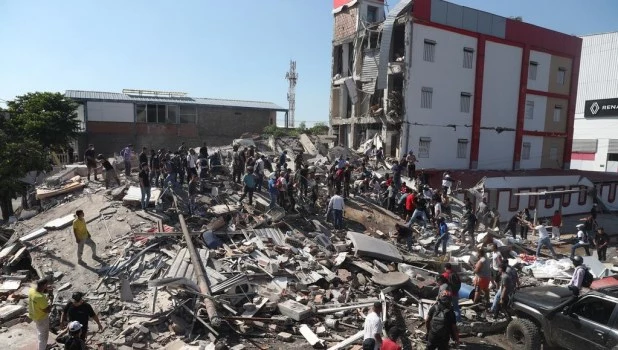 Al menos 132 muertos y 570 heridos deja el terremoto de magnitud 7,4 en Colombia