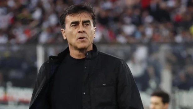 Reunión clave en Independiente para definir el futuro de Quinteros tras la eliminación en la Copa Argentina