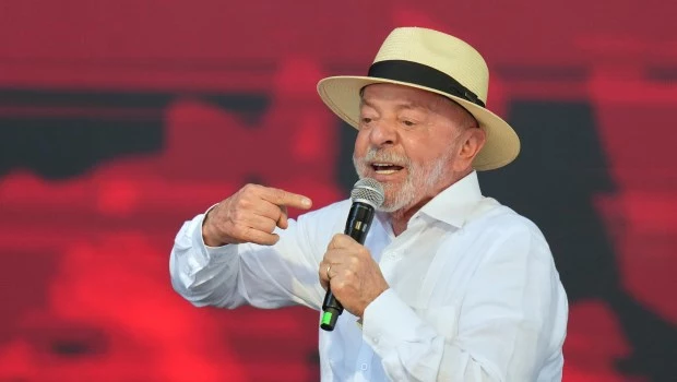 Lula afirma que quiere conversar con Trump para decirle que no se meta en las elecciones brasileñas