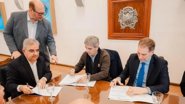Santilli y Caputo viajaron a Catamarca para firmar acuerdos por obras clave