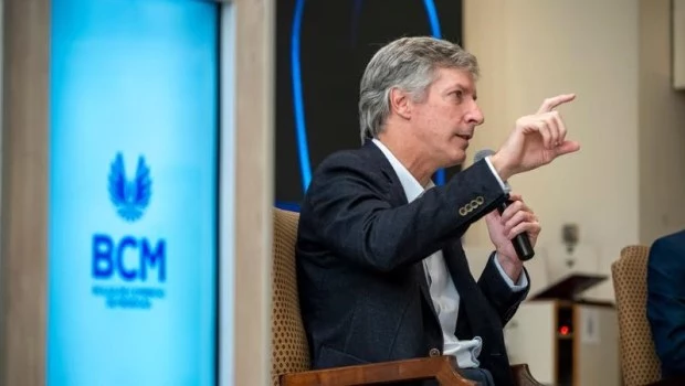 Santiago Bausili brindó una charla en la Bolsa de Comercio mendocina.