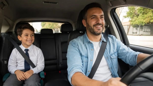Siete hábitos clave para que la rutina de llevar a los chicos al colegio no se convierta en un riesgo al volante