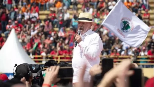 Lula da Silva en el primer acto por su campaña hacia la reelección.