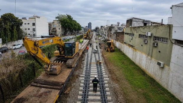 El Gobierno amplía el RIGI para impulsar inversiones en la renovación de la infraestructura ferroviaria