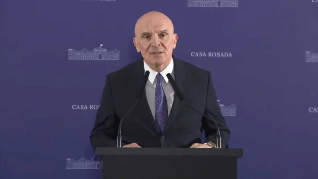 "Antes del contrato yo tenía una casa y un auto. Hoy tengo una casa y un auto", explicó Espert.