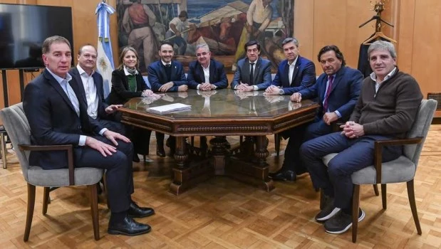 El Gobierno renueva su pacto con las provincias para relanzar su agenda legislativa