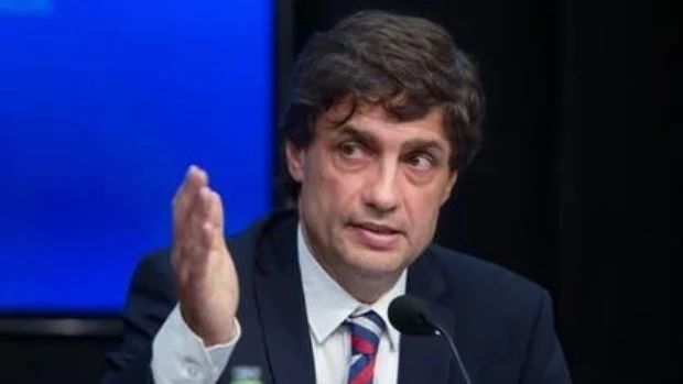 Lacunza ratifica su candidatura a Presidente: “Hay que cambiar la motosierra por una cementera”