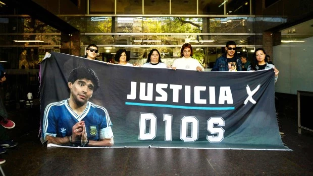 Sigue el escándalo en el caso Maradona: solicitaron allanamientos en Los Arcos y Swiss Medical