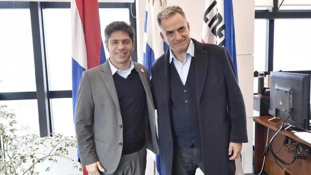 Kicillof se reunió con el presidente de Uruguay y criticó a Milei