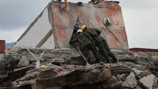 Se eleva a 321 el número de fallecidos por el terremoto que sacudió a Colombia