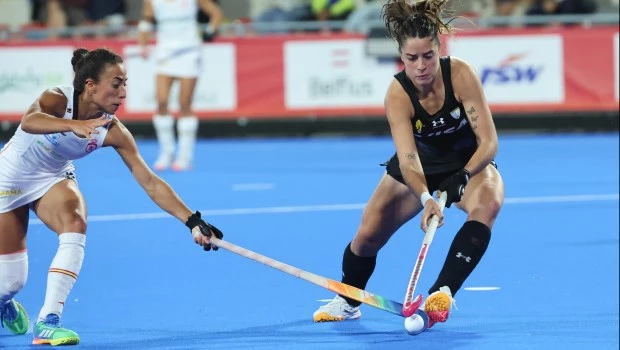 Las Leonas aplastaron a las españolas y ya están entre las cuatro mejores del mundo
