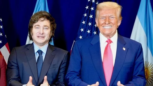 La campaña transformada en un show