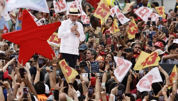 El endeudamiento y la morosidad de las familias en Brasil son mayores que en la Argentina