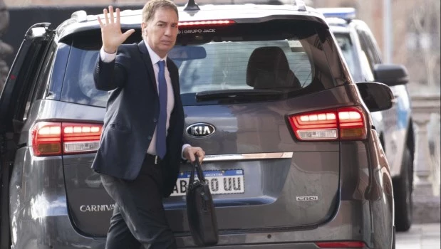 Santilloi ngresa a la casa rosada donde se realiza la reunion de gabinete de ministros con el presidente Javier Milei.