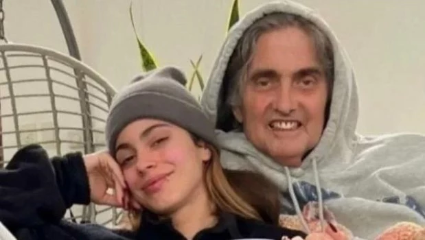 Tini descubrió que el único beneficiario de sus ganancias es su padre y lo echó como representante