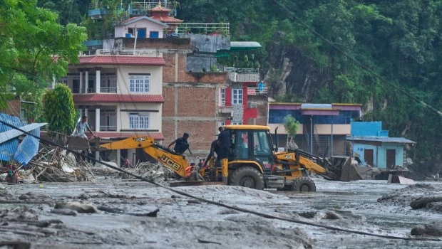 Al menos 55 muertos y 403 los desaparecidos tras una riada masiva en Nepal