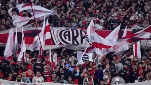 Murió un hincha de River en el Monumental durante el partido ante Santa Fe