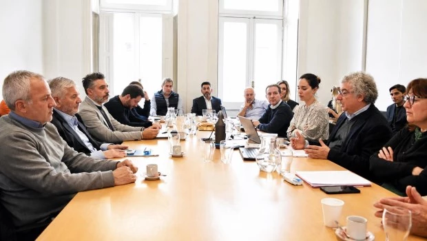 El titular de ARBA, Cristian Girard, se reunió con industriales en la UIA.