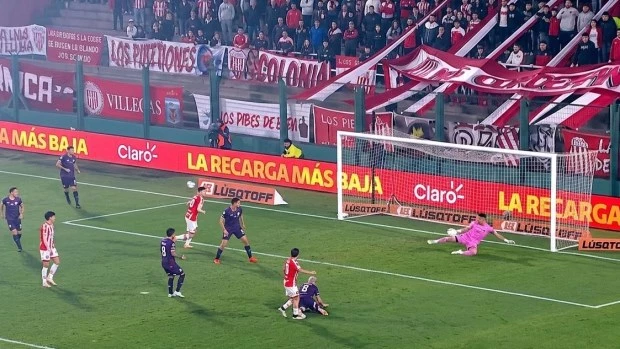Estudiantes derrotó a Barracas Central y está en cuartos de final de la Copa Argentina