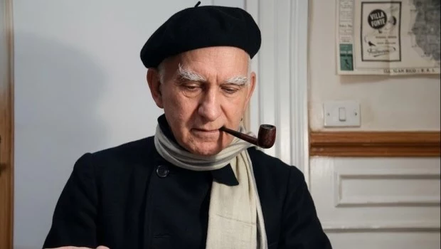 El sacerdote empezó a escribir la novela en 1946, la abandonó y luego la concluyó en 1955.