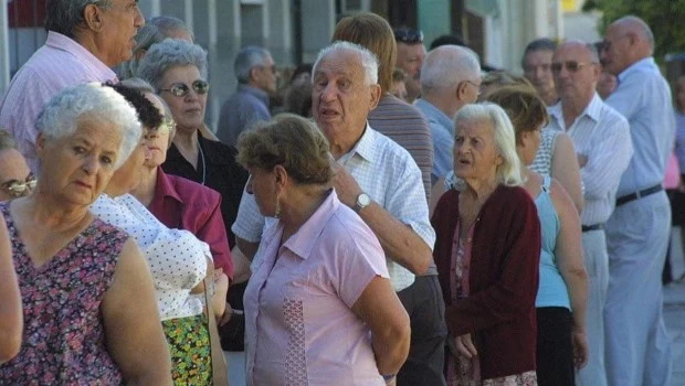 Según la UCA, más del 40% de los hogares con adultos mayores tiene ingresos insuficientes