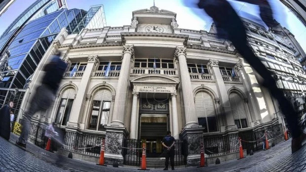 El Banco Central superó los 4.000 millones en compras de dólares en 2026