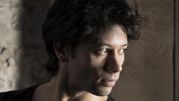 A sus 45 años, el artista siente que vive un tiempo de descuento en la profesión. (Foto: Lucas Chilczuk)