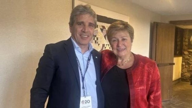 Caputo se reunió en EE. UU. con Georgieva y abordaron “la agenda económica de la Argentina”