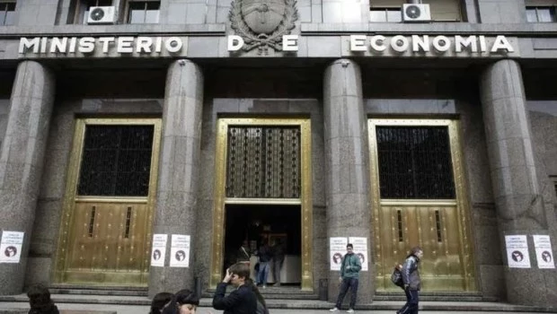 Las transferencias no automáticas a las provincias cayeron 66,4% en agosto