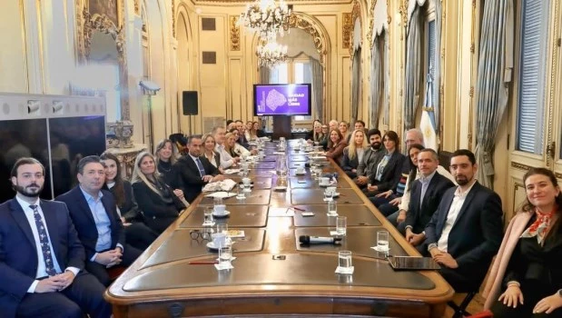 El Gobierno inicia una difícil negociación por el Presupuesto 2027