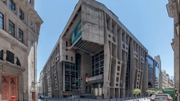 El Gobierno espera una baja de tasas por efecto inflación y nuevos créditos para la vivienda