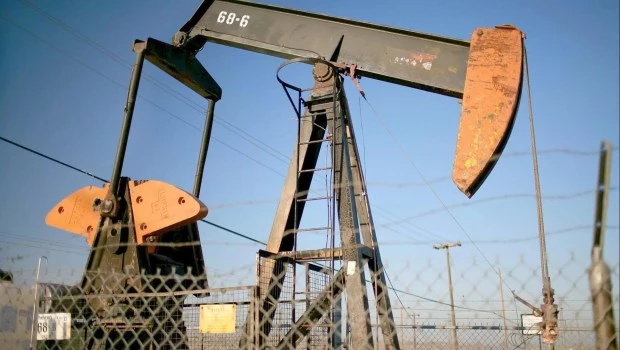 Sube el brent por la creciente tensión: superó los 105 dólares en el mercado de futuros