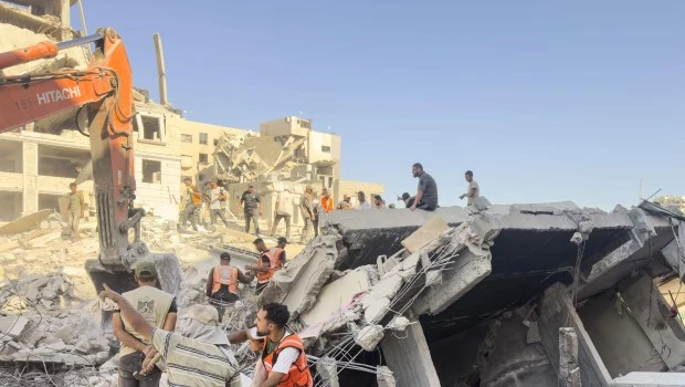 Al menos 20 muertos y 60 desaparecidos causó el derrumbe de un edificio en Gaza