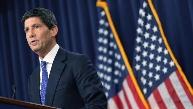 Kevin Warsh actuó con una dureza inesperada que impactó en los mercados.