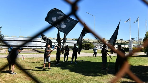 La Justicia ordenó el desalojo de la planta de FATE en San Fernando