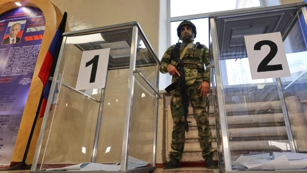 Rusia celebra votación parlamentaria en zonas que le arrebató a Ucrania en la guerra