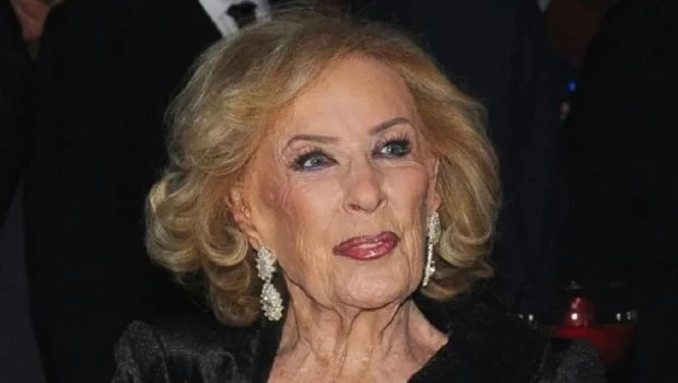 Mirtha Legrand sigue internada por un cuadro compatible con neumopatía